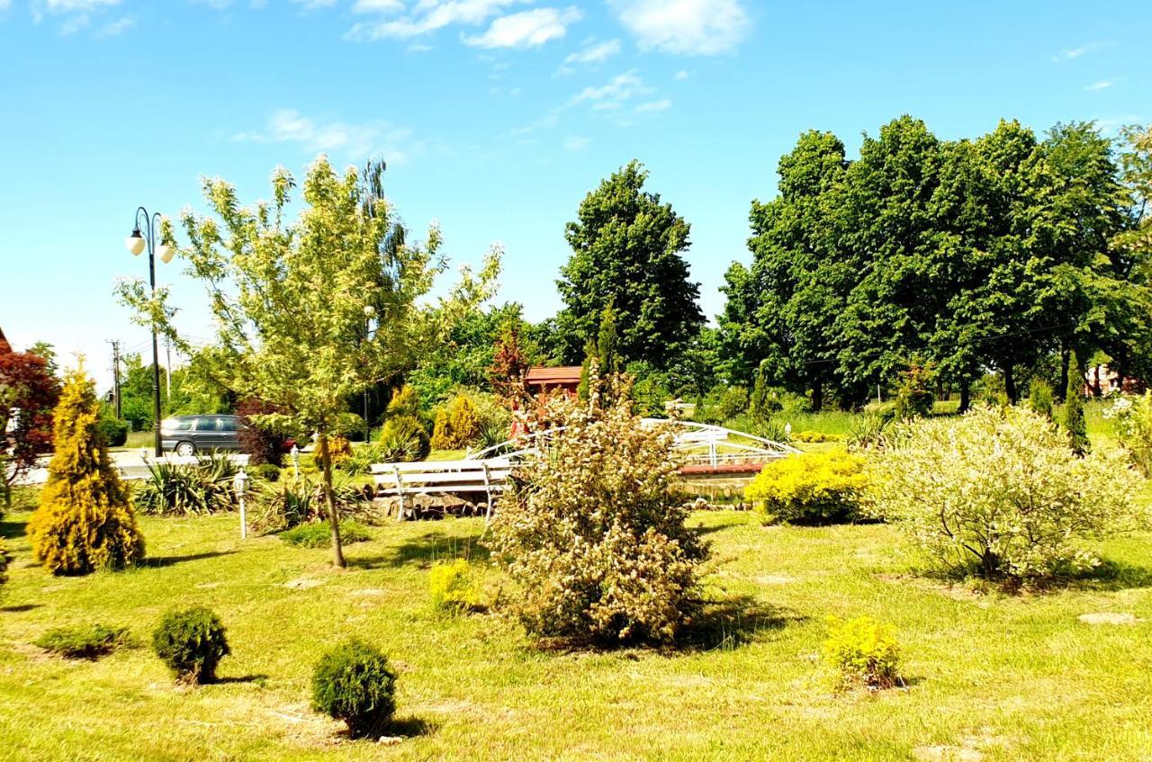 Willa Park Ostrowiec Świętokrzyski Exterior foto