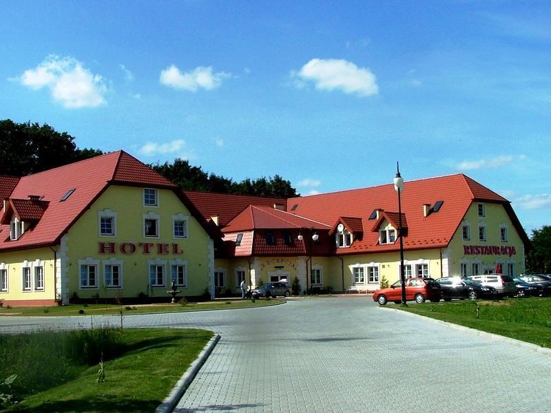 Hotel Magnat Ostrowiec Świętokrzyski Exterior foto